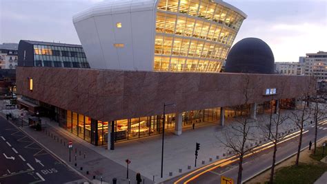 Les Champs Libres - Centre d'exposition à Rennes